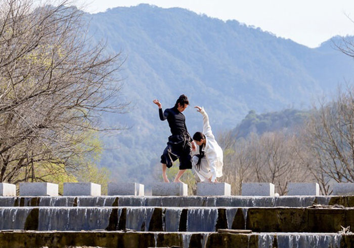 安岚携手复星艺术中心助力邱岸雄“觉山