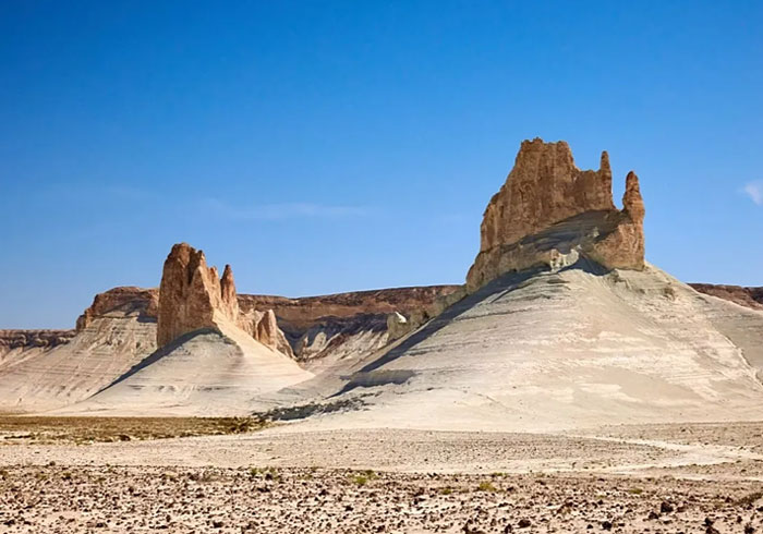 荒芜大地的震撼：火星般的曼吉斯套堪称