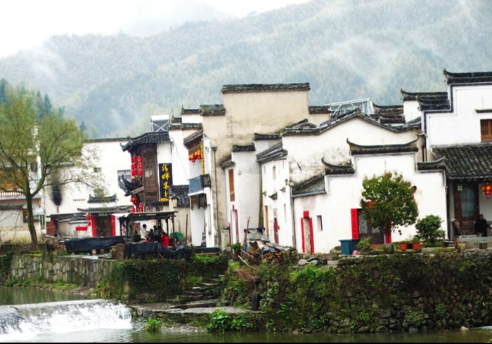 黟县卢村，桃花流水旧时光，民居建筑不