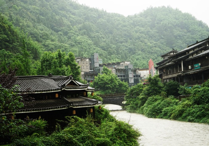 漂流神龙峡，赏谷底万年石笋，看山巅飞