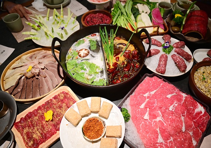 厦门也能吃到四川非遗草本跷脚牛肉火锅，秋冬进补正当时！