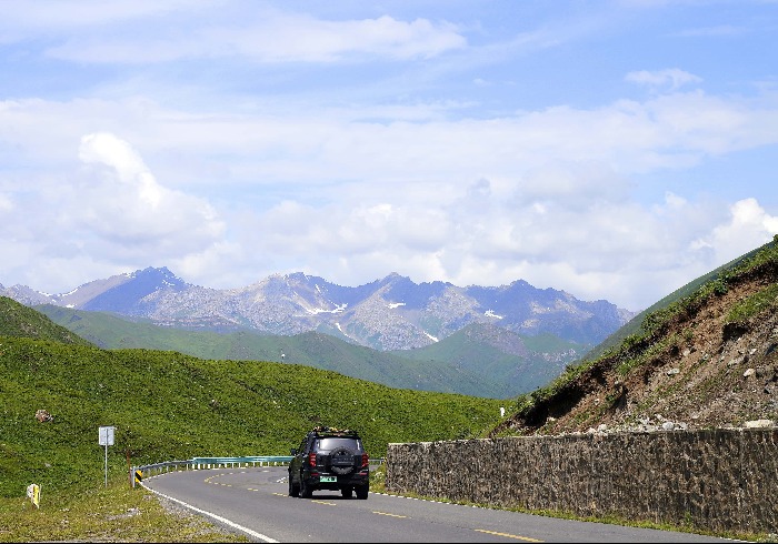 行独库公路，忆峥嵘岁月